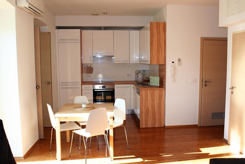 Park Apartments Izola Luaran gambar