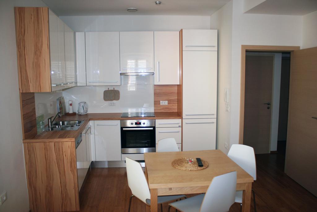 Park Apartments Izola Luaran gambar