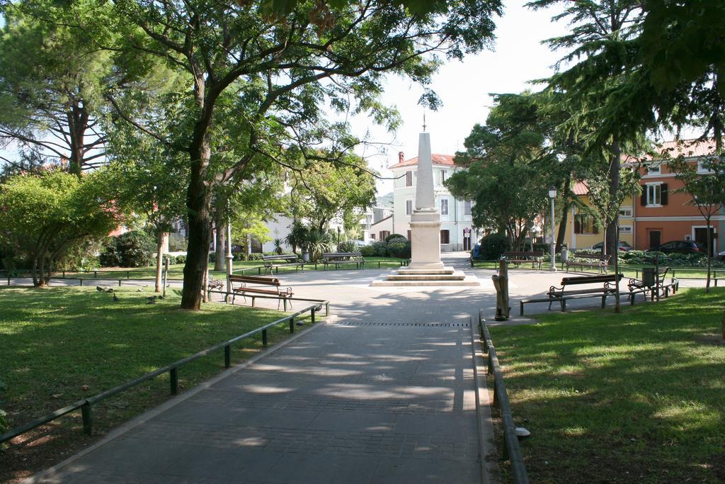 Park Apartments Izola Luaran gambar
