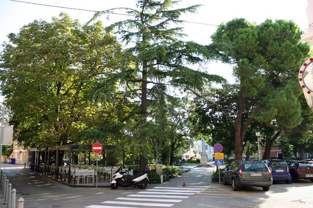 Park Apartments Izola Luaran gambar